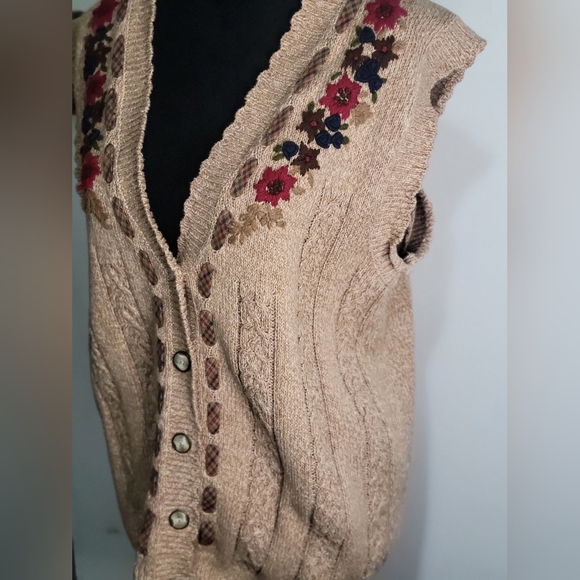 VTG Jantzen Classic Boho Oatmeal Knit Sweater Vest Hand Embroidered Size M. - Picture 3 of 8